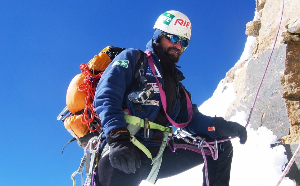 INTERVIU Constantin Lăcătușu, primul român pe Everest: „La 8.600 de metri, oxigenul se terminase“ FOTO