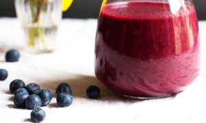 smoothie cu sfecla cruda si afine jpeg