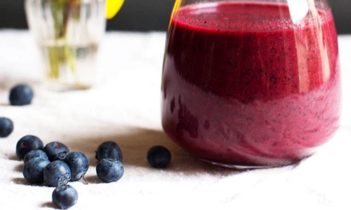 smoothie cu sfecla cruda si afine jpeg