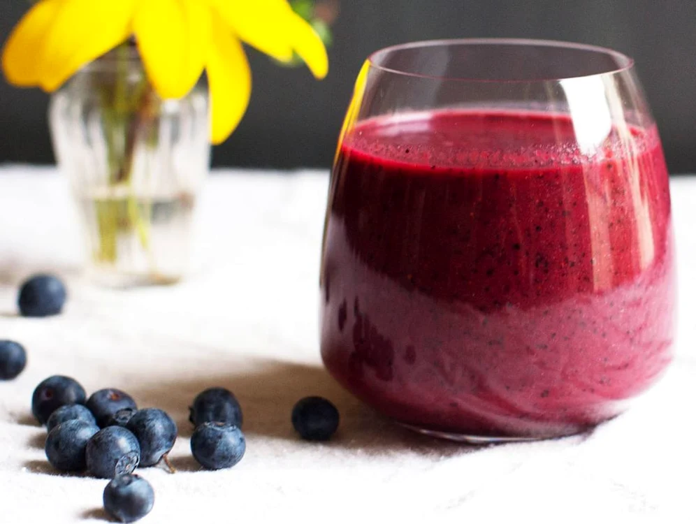 smoothie cu sfecla cruda si afine jpeg