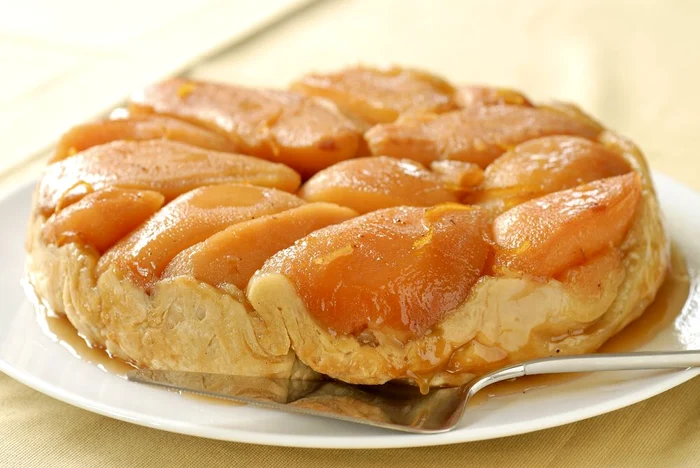 tarta pere caramelizate StockFood 00313201 HiRes jpeg
