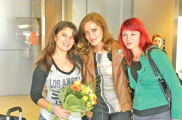 Lavinia se înţelege de minune cu surorile lui Laurenţiu