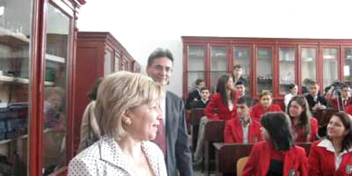 Târgovişte: Leonard Orban a stat de vorbă cu elevii târgovişteni