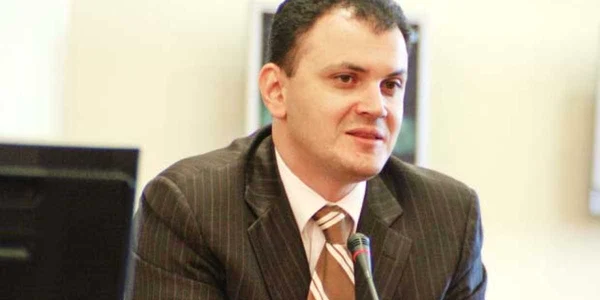 Sebastian Ghiţă, patronul Asesoft, a lăsat Realitatea Media cu licenţa şi cu datorii  