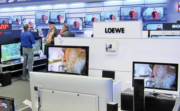 Reprezentanţii magazinului Euronics au fost înşelaţi de român Foto: Euronics.de