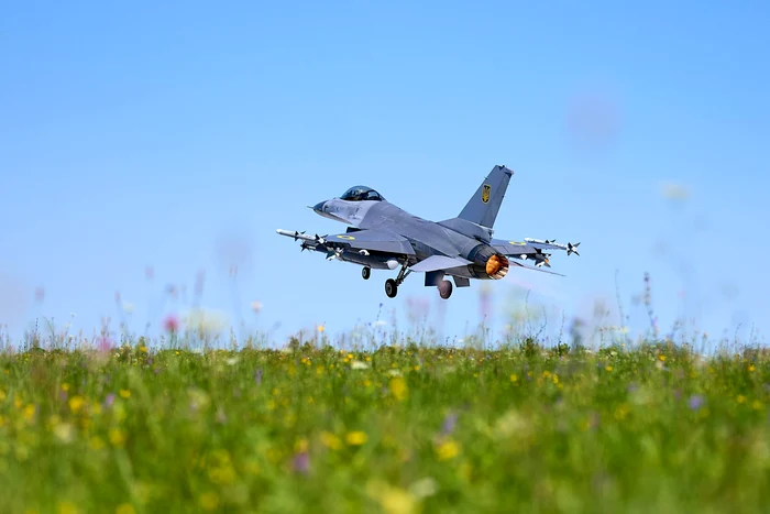 Avion de luptă F 16 al ucrainei/ FOTO:X