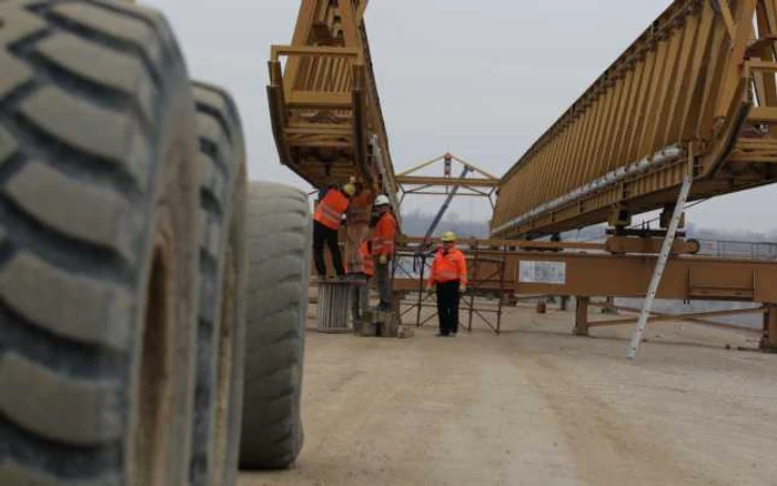 Autostrada Sibiu - Piteşti este unul dintre cele mai importante proiecte de infrastructură din ţară FOTO Adevărul