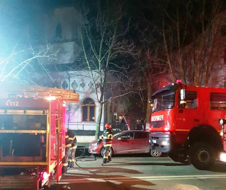 Pompierii au venit de urgenţă la faţa locului
