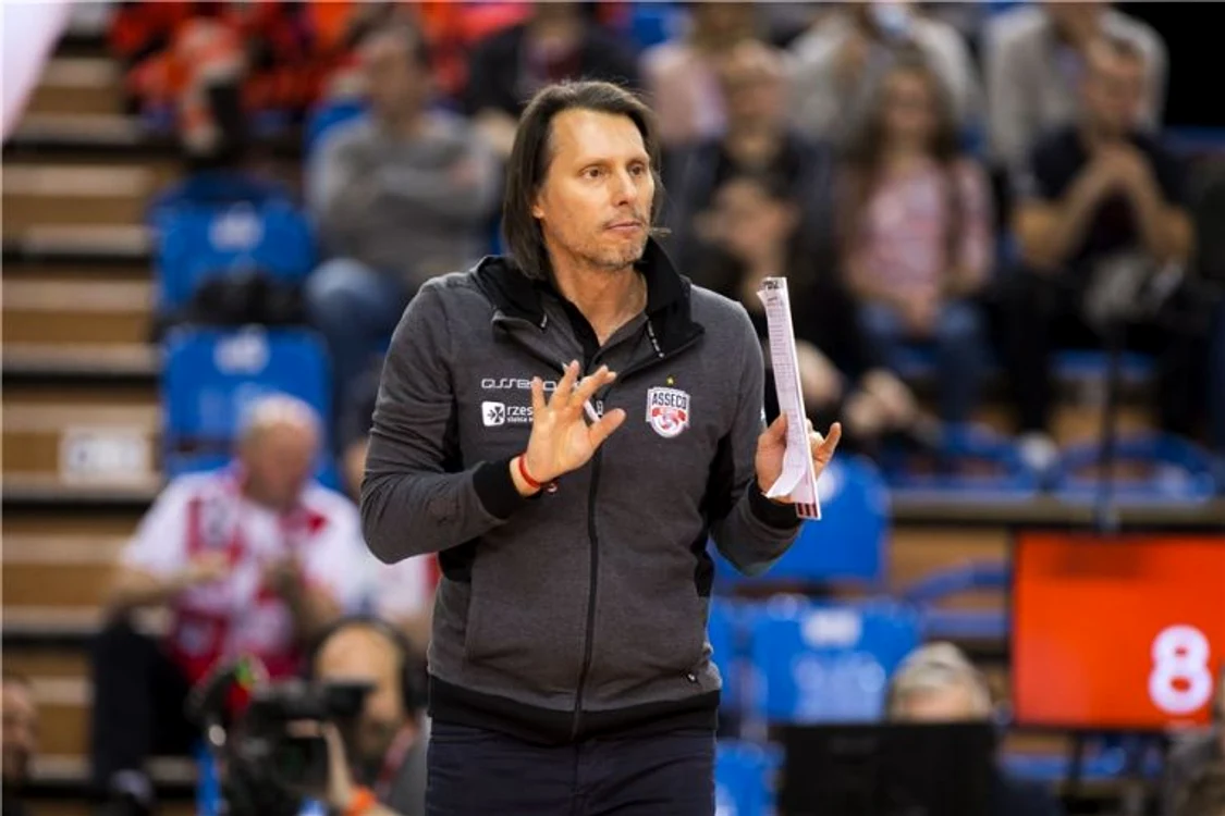 
    Gianni Cretu s-a calificat in semifinalele Campionatului Mondial al cluburilor cu Asseco ResoviaFOTO: FIVB  