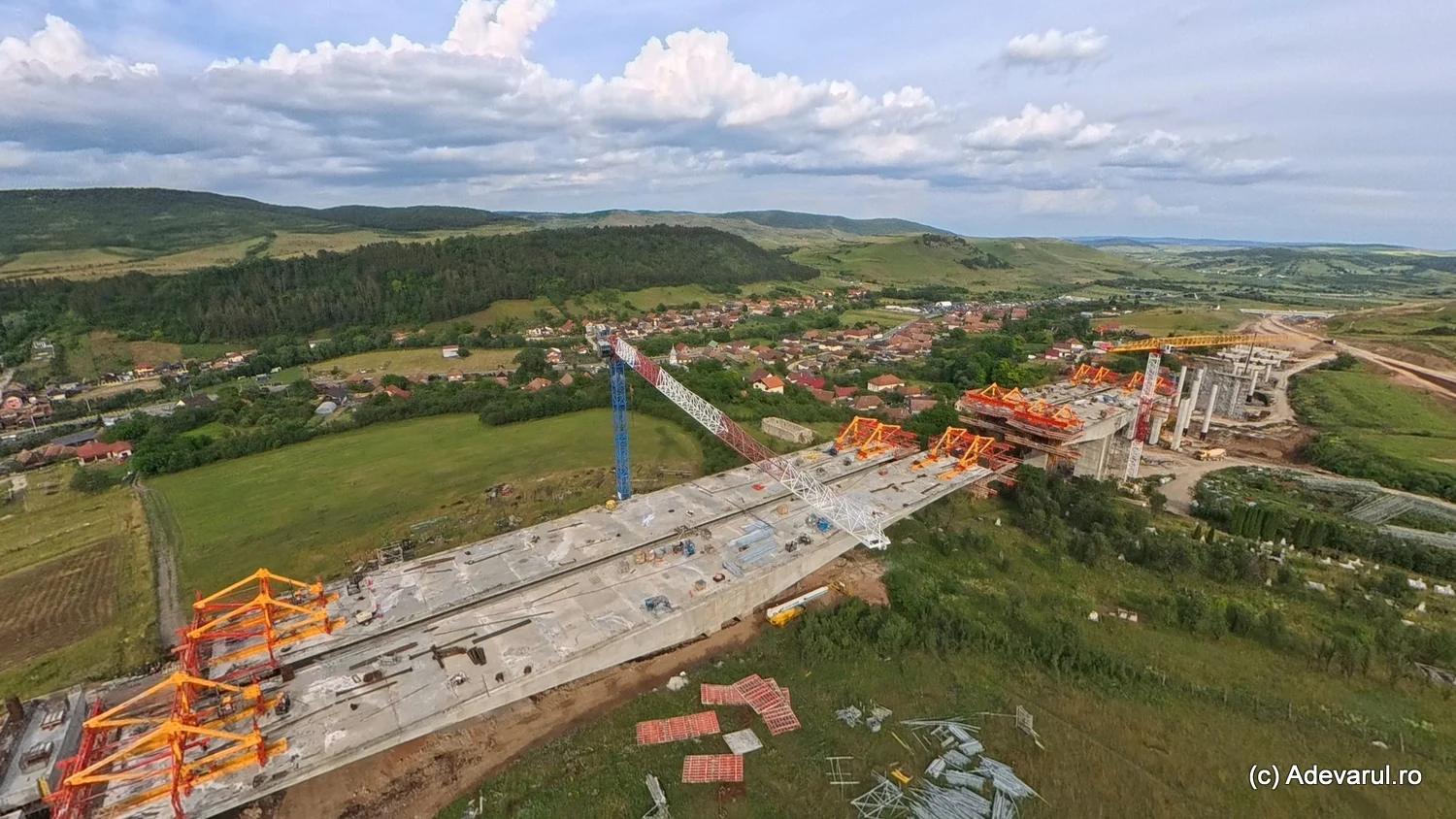 Cum arată marile viaducte construite pe Autostrada Transilvania în ritm alert. Finalizarea lor este așteptată în 2026