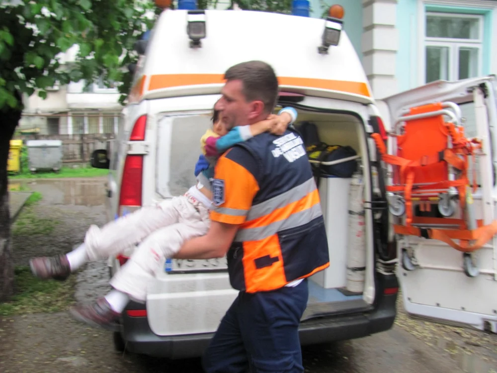 Copiii au făcut toxinfecţie alimentară de la apa de fântână FOTO Adevărul