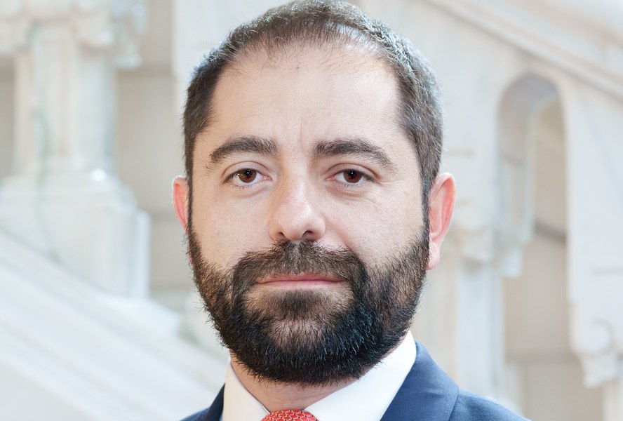 Doar 64% dintre românii apți de muncă lucrează, conform lui Radu Burnete: „Nu se poate ca doar unii dintre noi să plătim mereu”