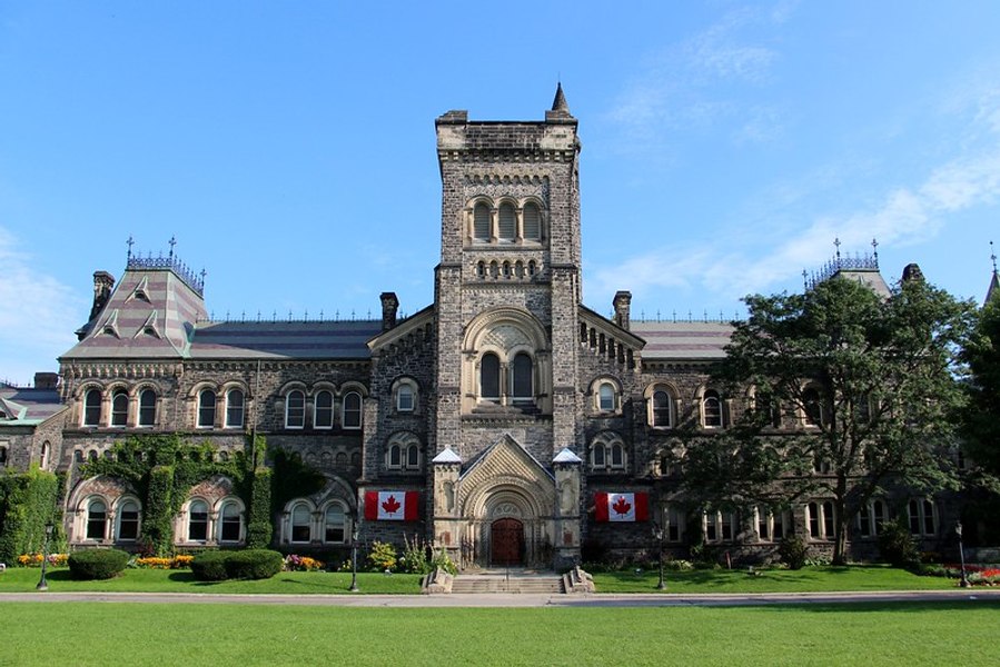 Universitățile canadiene raportează o creștere puternică a numărului de candidați din SUA: Care este motivul?