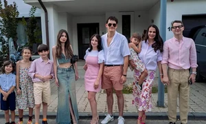 3 anca serea si familia 1 jpeg