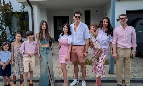3 anca serea si familia 1 jpeg