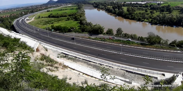 dealul liliecilro de pe autostrada lugoj deva foto daniel guta adevarul