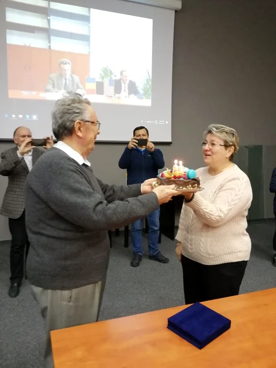 Colegii l-au sărbătorit pe Gheorghe Mărmureanu la împlinirea a 80 de ani