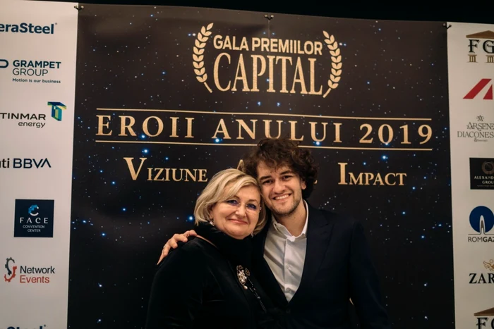 filip maria fratele lui smiley alaturi de mama la gala eroii anului 2019 foto talentivity