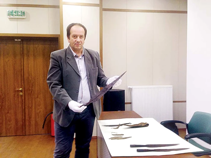 Florin Ridiche, directorul muzeului, spune că deocamdată nu se ştie care este valoarea obiectelor