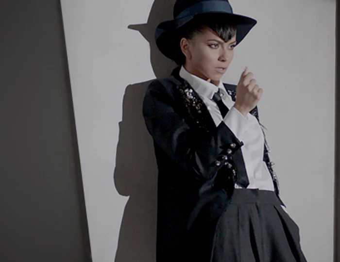 
    INNA a optat şi pentru o schimbare de stil în noul clipFoto Arhivă Personală  