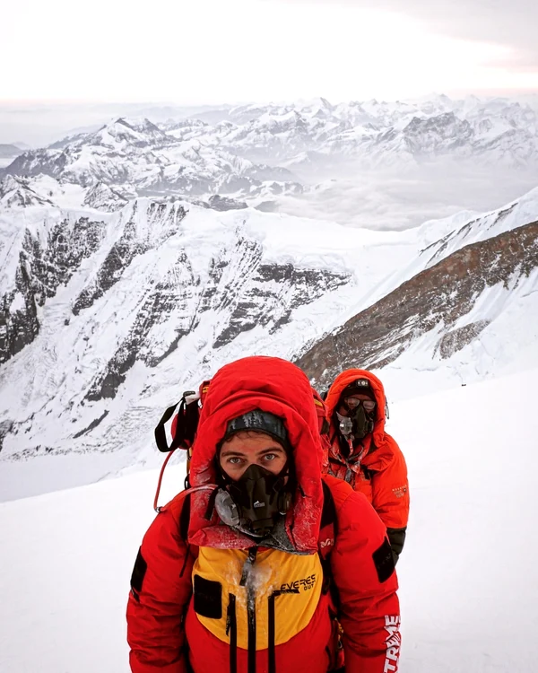 Românca a ajuns pe vârf după o ascensiune de 17 ore / foto: Clubul Alpin Român