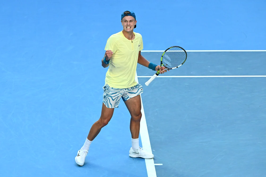 Holger Rune este pregătit de Mouratoglou cât timp e suspendată Simona. Foto Getty images