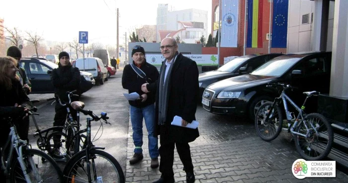 Bicicliştii au fostprimiţi la Primăria Capitalei de arhitectul-şef Gheorghe Pătraşcu. FOTO Comunitatea Bicicliştilor din Bucureşti