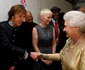 Paul McCartney de la Beatles și Regina Elisabeta a II-a în 2012.