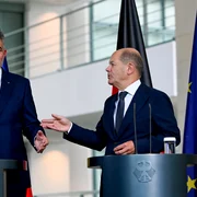 Marcel Ciolacu vizita la Berlin Olaf Scholz Foto EPA EFE jpg