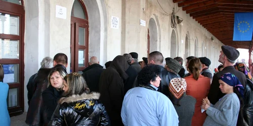 La secţiile speciale au votat mai mulţi decât în primul tur