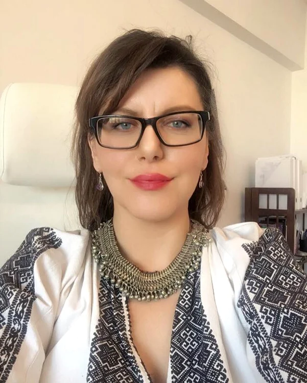 Andreea Diana Tănăsescu - fondatoarea La Blouse Roumaine Sursa Facebook ADT