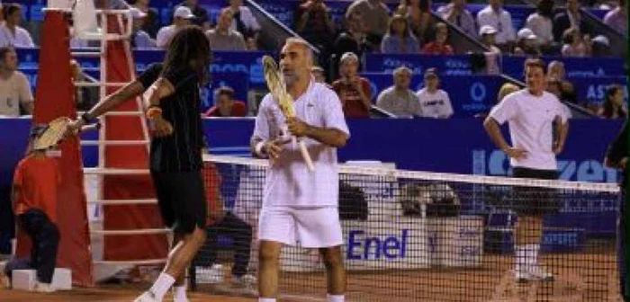 TENIS: Încălzire pentru meci „a la Noah şi Bahrami”