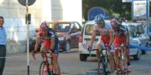 Turul ciclist tranzitează municipiul.