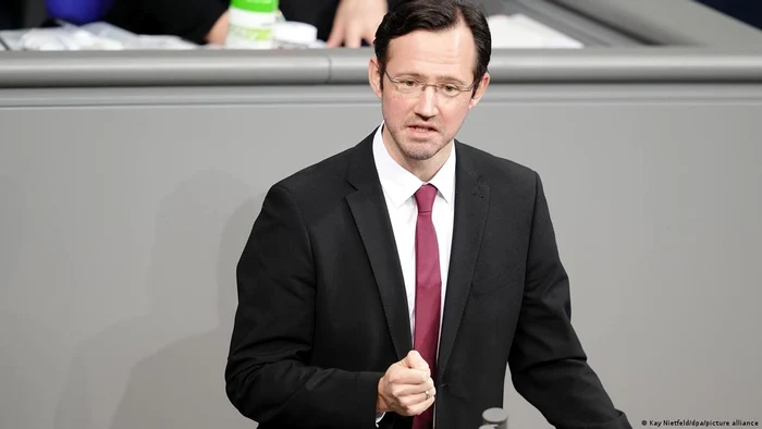 Dirk Wiese a atacat dur propunerea lui Dobrindt privind trimiterea acasă a refugiaţilor din Ucraina