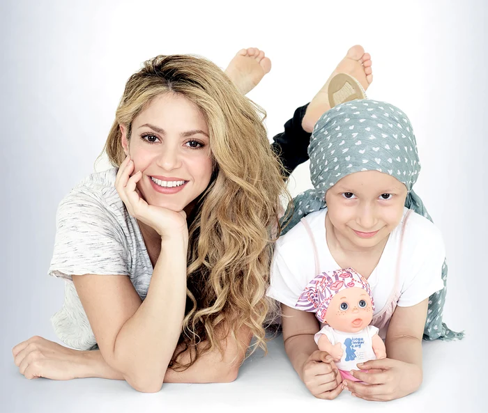 Shakira a decis să se alăture campaniei de luptă contra cancerului, sprijinind terapia cu ajutorul păpușilor fără părfoto: Hepta