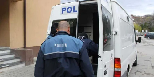 Bărbatul învinuit de crimă a fost arestat azi pentru 24 de ore
