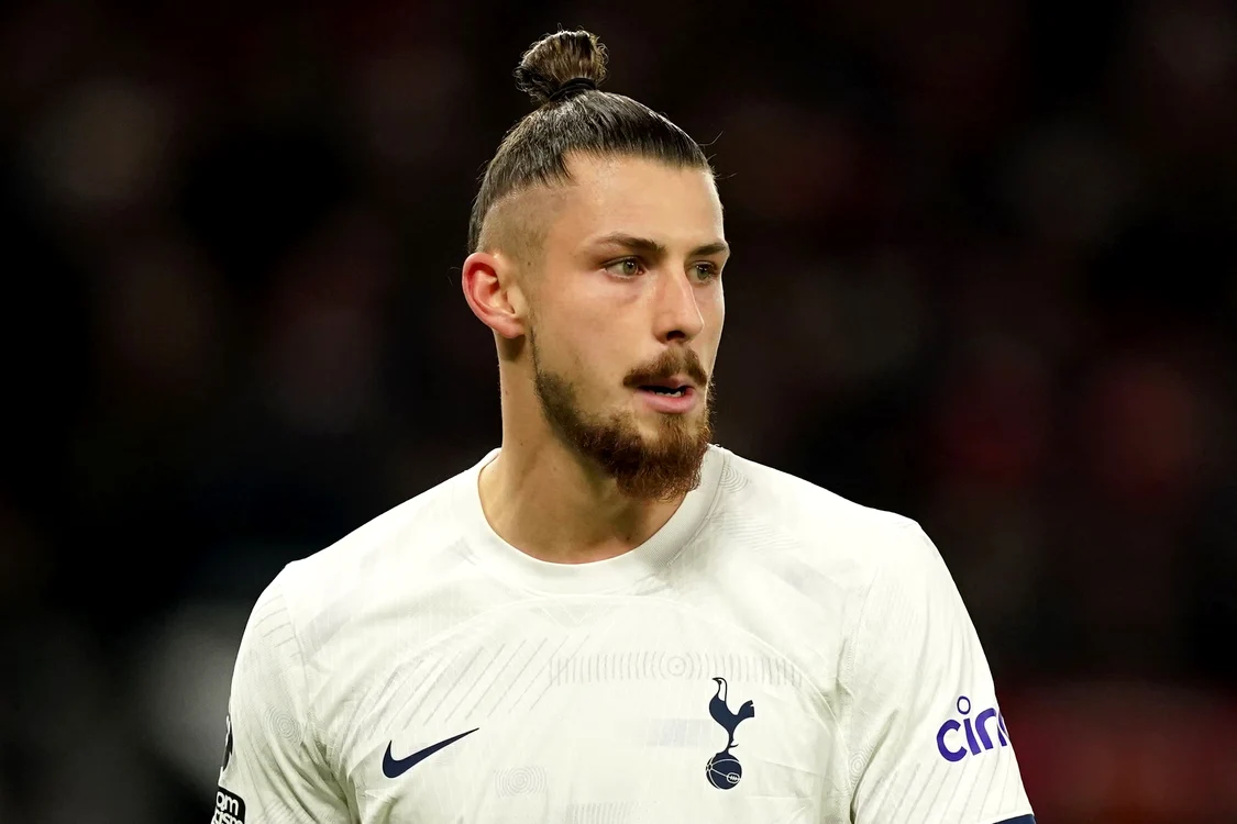 Radu Drăgușin, niciun minut la Tottenham în ultimele trei partide. FOTO: Arhiva Adevărul