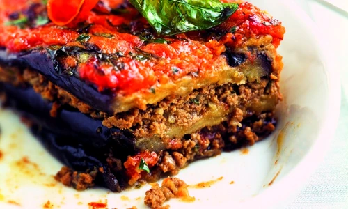 musaca de vinete cu carne tocata de vita jpeg