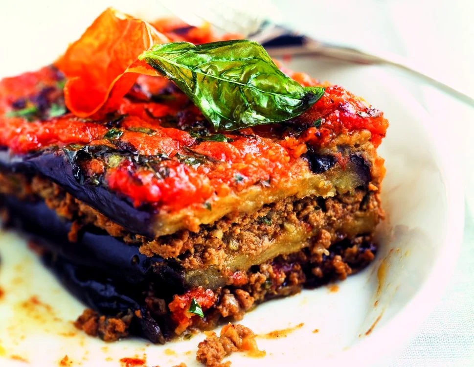 musaca de vinete cu carne tocata de vita jpeg