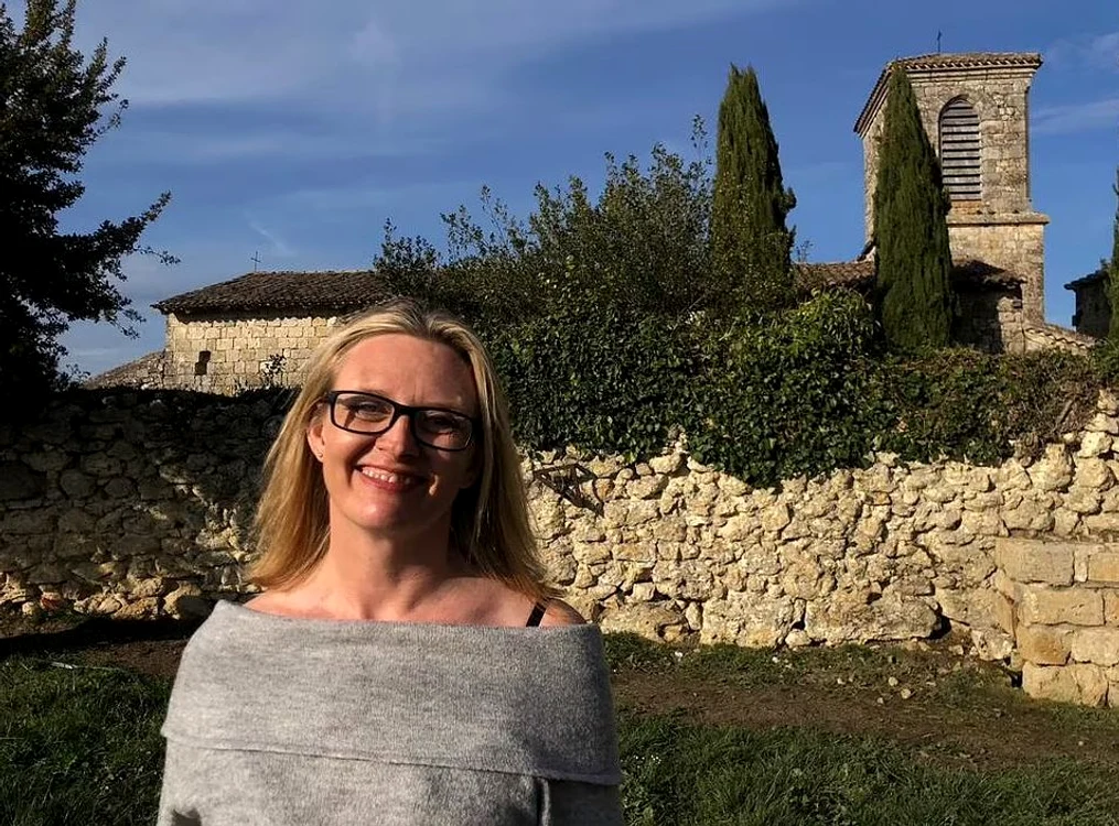 Anneli organizează nunți într-un sat istoric din Franța