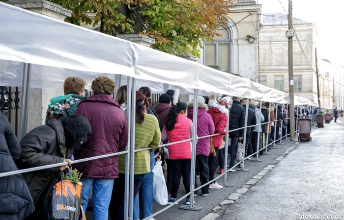 Peste 300.000 de pelerini sunt așteptați la racla Sfintei Parascheva  Sursa foto: doxologia.ro