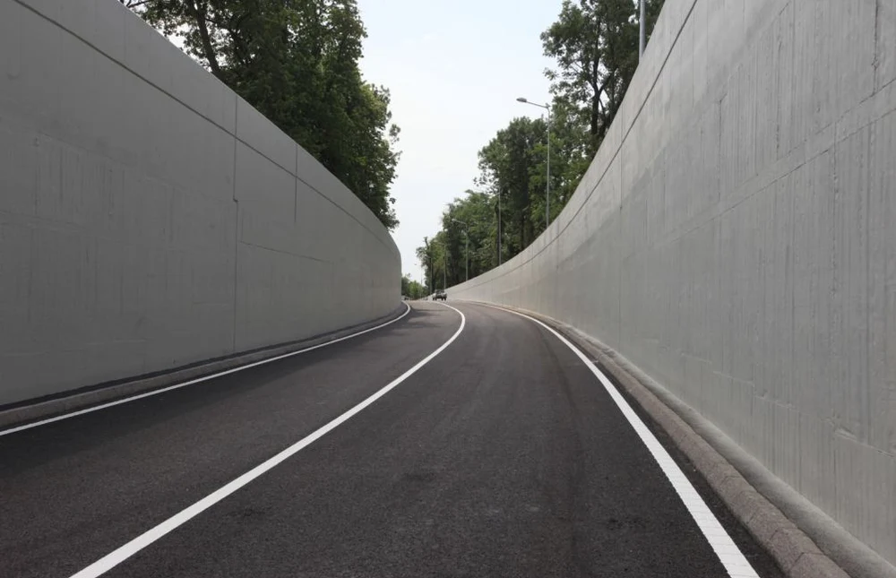 Restricții de circulație în Pasajul Piața Muncii din cauza unei avarii la rețeaua de apă