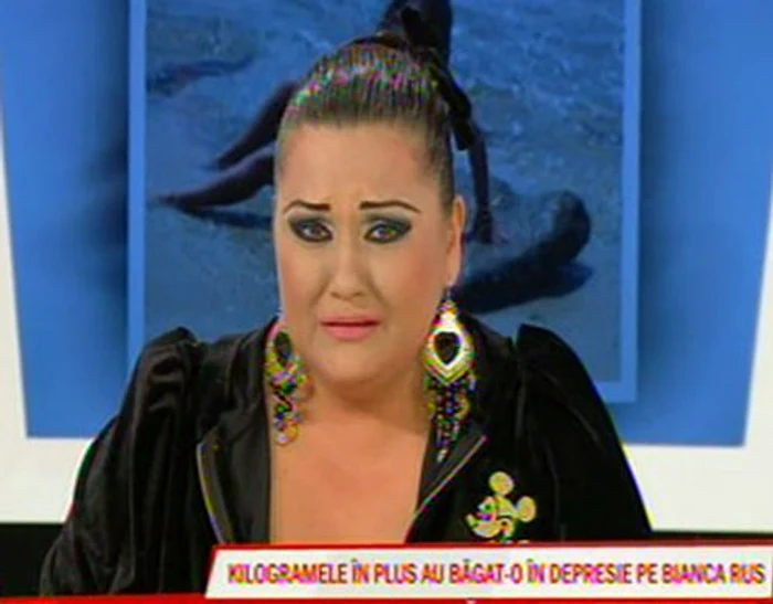
    Bianca Rus, în lacrimi din cauza eșecurilor din viața ei.  