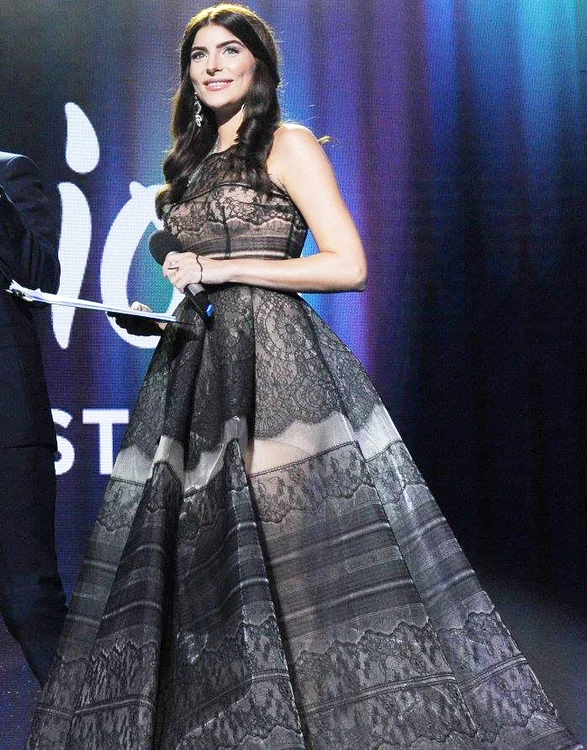 Ioana Voicu a studiat vioara, dar este pasionată și de jurnalism