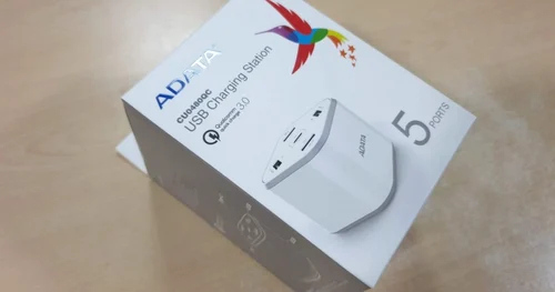 Staţie de încărcare rapidă ADATA CU0480QC FOTO Adrian Pogîngeanu