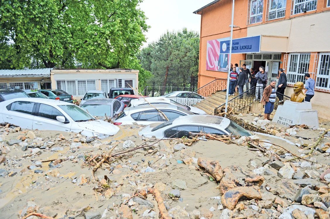 Turcia. Ploile torenţiale  au făcut victime  şi pagube în  luna mai