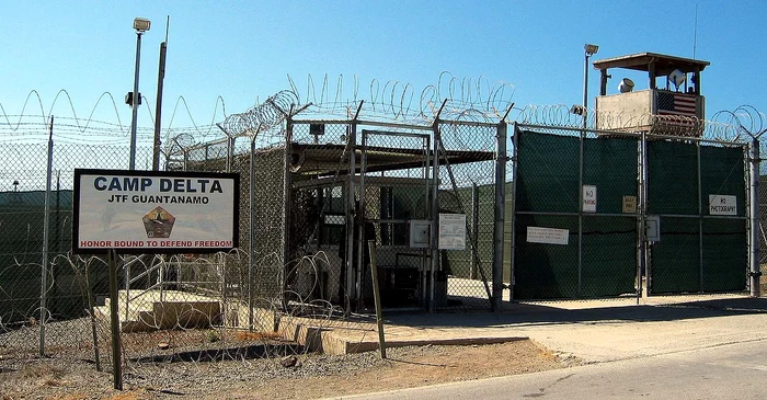 Deținuții musulmani din Guantánamo au dreptul de a se ruga de cinci ori pe zi.Foto Wikipedia