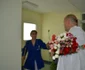 Femeile de la Maternitatea Bacău au primit flori de la Asociaţia Eurocivica