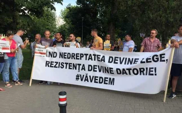 Zeci de persoane au protestat la Alba Iulia