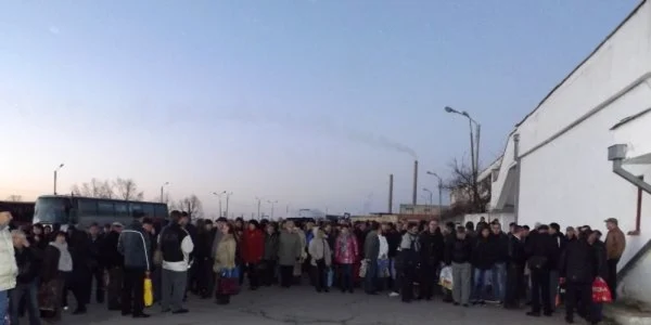 protest spontan la combinatul de apa grea FOTO Corina Macavei 